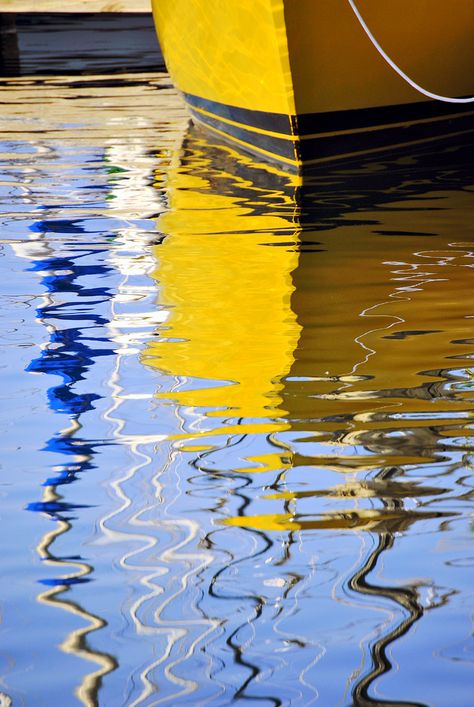 Reflection Art Reflection, Sailing Art, Reflection Painting, Underwater Painting, Reflection Art, Italy Painting, Reflection Photography, Boat Art, Boat Painting