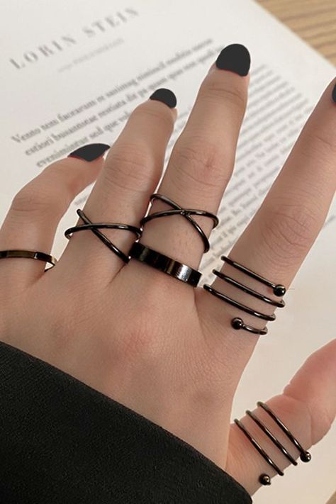 Black Rings Aesthetic, Punk Fits, Ireland Clothes, Black Ring Set, Rings 2023, Punk Rings, Silver Anklets Designs, Black Fingers, Dancing Outfits