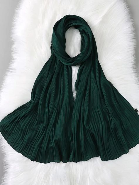 Pleated Scarf, Plain Scarves, Men Hats, Cap Men, New Wardrobe, Snapback Cap, Winter Scarf, Hats For Men, Dark Green