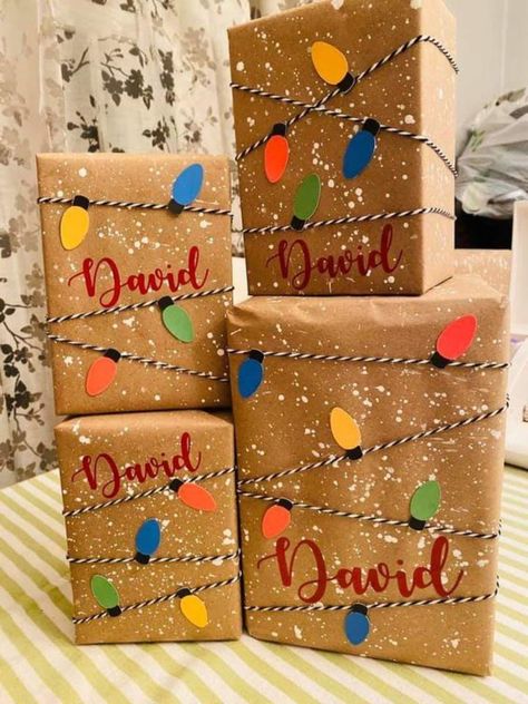 Creative Christmas Gift Wrapping, Immagini Grinch, Christmas Wrapping Diy, Christmas Gift Wrapping Ideas, Gifts Wrapping, Creative Christmas Gifts, Gift Wrapping Ideas, Christmas Gift Basket Ideas, Taiping