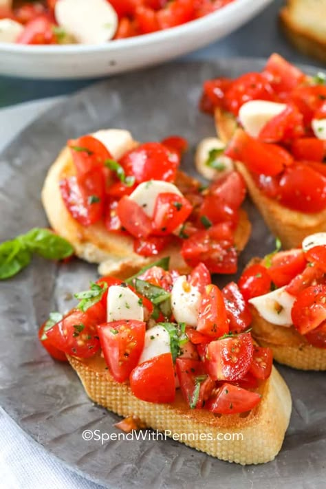 We love making this caprese bruschetta recipe for an easy appetizer that's packed full of tomatoes, basil, and mozzarella! #spendwithpennies #capresesalad #salad #capresebruschetta #bruschetta Homemade Salads Recipes, Caprese Bruschetta, Shrimp Ceviche Recipe, Fresh Appetizers, Ceviche Recipe, Bruschetta Recipe, Spend With Pennies, Italian Appetizers, Homemade Salads