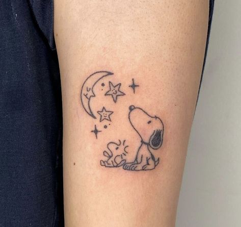 Snoopy tattoo Sparkle Tattoo, Snoopy Tattoo, How To Have Style, Handpoke Tattoo, 4 Tattoo, Hand Poked Tattoo, Cute Little Tattoos, Dainty Tattoos, Subtle Tattoos