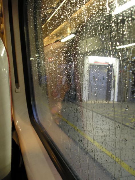 rain on a train window, Stafford. Train Rain Aesthetic, Rainy Train Ride Aesthetic, Rain Train, Train Window, Aesthetic Rain, Rain Lights, Vintage Industrial Lighting, Dissociation, Vintage Nature