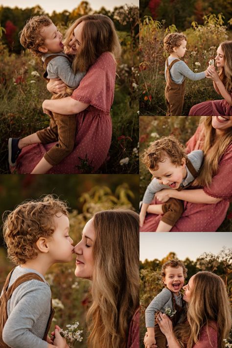 Two Year Old Family Photo Shoot, Family Poses Of 3, Fun Outdoor Family Photoshoot Ideas, Mom And Son Paint Photoshoot, Mommy Son Pictures Outdoor, Mommy And Me Photo Shoot With Son, Siblings Family Photos, Family Photography Posing, 3 Person Family Photoshoot Poses