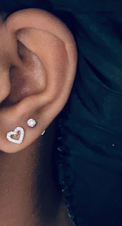 Peicerings Ideas, Eat Pericing Ideas, Piercing Ideas Black Women, Ear Pricing, Getting A Piercing, Bijoux Piercing Septum, Pretty Piercings, Ear Ideas, Xoxo Jewelry