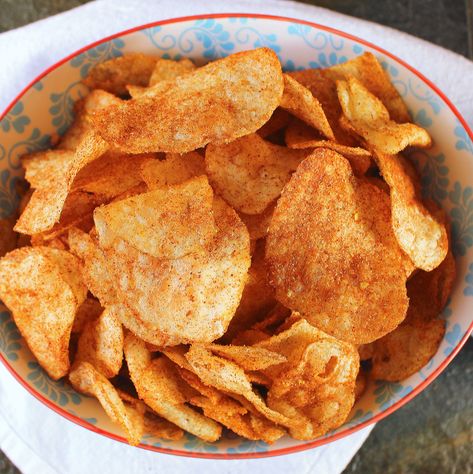 DIY Barbecue Potato Chips Barbecue Chips, Chip Seasoning, Diy Barbecue, Homemade Barbecue Sauce Recipe, Barbecue Seasoning, Bbq Chips, Bbq Potatoes, Marinated Pork Chops, Creamy Peas