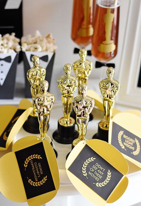 Oscars Award, Red Carpet Theme Party, Oscars Theme Party, Hollywood Birthday Parties, Oscars Party Ideas, Cinema Party, Academy Awards Party, Red Carpet Theme, Hollywood Birthday