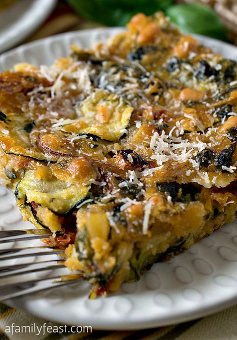 Scarpaccia Zucchini Tart, Zucchini Tart, Pasta Fusilli, Veggie Mains, Yum Recipes, Family Feast, Pesto Pasta, Tart Recipes, Zucchini Recipes