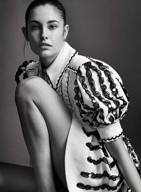 NADJA BENDER FOR VOGUE SPAIN (via Bloglovin.com ) Nadja Bender, Danish Fashion, Alfred Stieglitz, Vogue Spain, Story Board, Vogue Magazine, 2015 Fashion, Fashion Editor, White Fashion