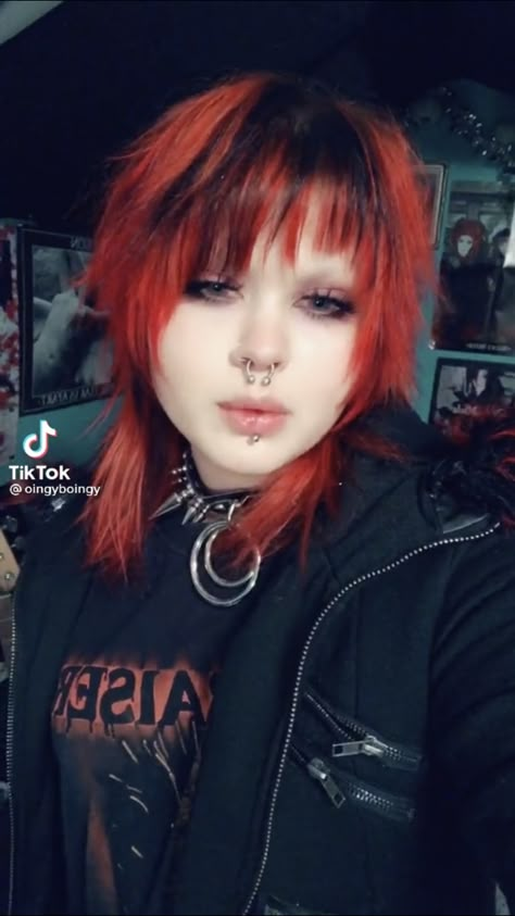 Vkei Mullet Short, Vkei Haircut Short, Vkei Mullet, Vkei Haircut, Visual Kei Hairstyles, Red Hair Tips, Hair Colour Inspo, Hair Colors And Styles, Gothic Hairstyles