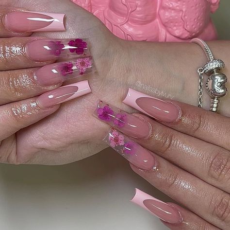 @nailssbylvurv Pink Encapsulated Nails Glitter, Flower Encapsulated Nails, Short Encapsulated Nails, Encapsulated Flower Nails, Encapsulated Nails Flowers, Acrylic Nail Designs Classy, Pink Flower Nails, Encapsulated Nails, Tapered Square Nails