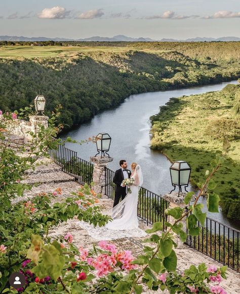 Dominican Republic Wedding Venues, Wedding Ceremony Decorations Outdoor, Dominican Republic Wedding, Wedding Dr, Lake Wedding, Wedding Goals, Wedding Ceremony Decorations, Austin Wedding, Wedding Weekend