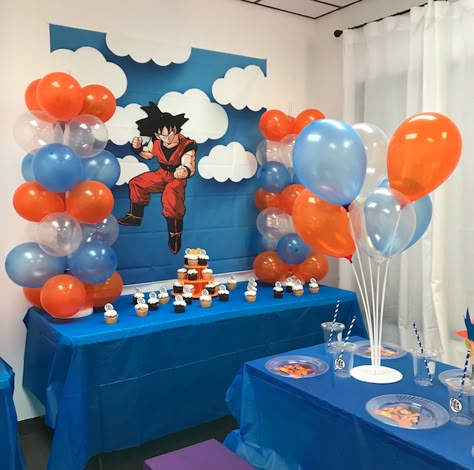 Dragon Ball X Party, Dragon Ball Z Themed Birthday Party, Goku Themed Birthday Party, Dragon Ball Z Food Ideas, Dragonball Birthday Party, Dragonball Party Ideas, Dragon Ball Theme Party, Dragon Ball Z Centerpieces, Anniversaire Dragon Ball Z