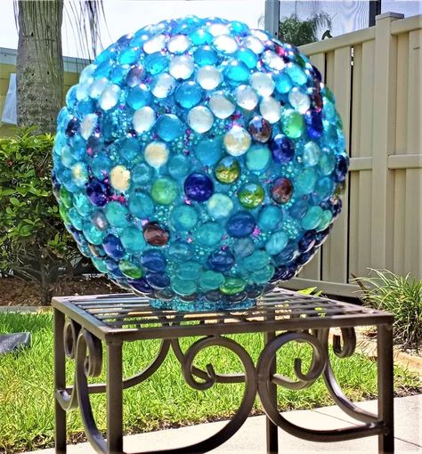 Fun & Beautiful DIY Gazing Ball | Hometalk Diy Gazing Ball, Home Hacks Diy, Diy Outdoor Candles, Candle Holder Makeover, Patriotic Garland, Homemade Fabric Softener, Gazing Balls, Garden Globes, Gazing Ball