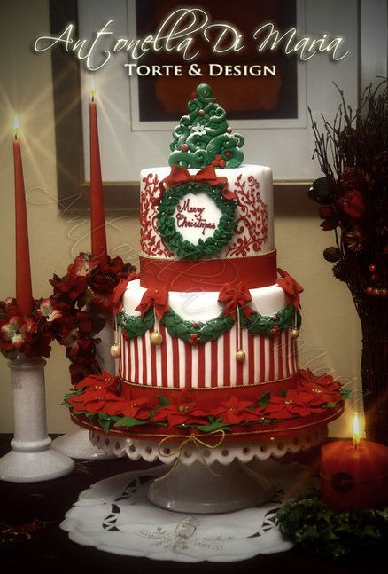 christmas cake 2012 Christmas Dessert Table, Christmas Themed Cake, Christmas Cake Designs, Torte Cupcake, Christmas Cake Decorations, Xmas Cake, Winter Cake, Tiered Cake, Christmas Dessert