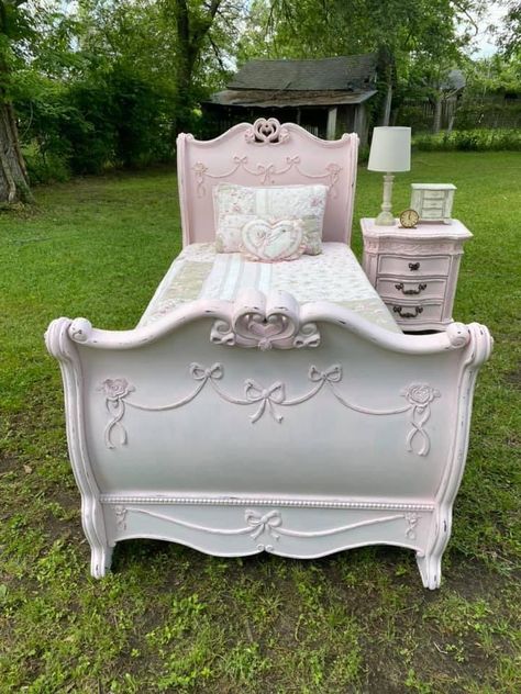 Chalk painted in a soft pink chalk paint Pam Hancock Designs Coquette House, الشموع اليابانية, Pink Room Decor, Princess Room, Girly Room, Cute Bedroom Decor, Dream House Rooms, Cute Room Ideas, Pretty Room