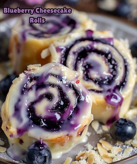 Blueberry Cheesecake Rolls, Cheesecake Rolls, Crescent Roll Cheesecake, Strawberry Shortcake Cheesecake, Danish Recipe, Coffee Cake Recipes Easy, Cheese Danish, Points Recipes, Crescent Roll Dough