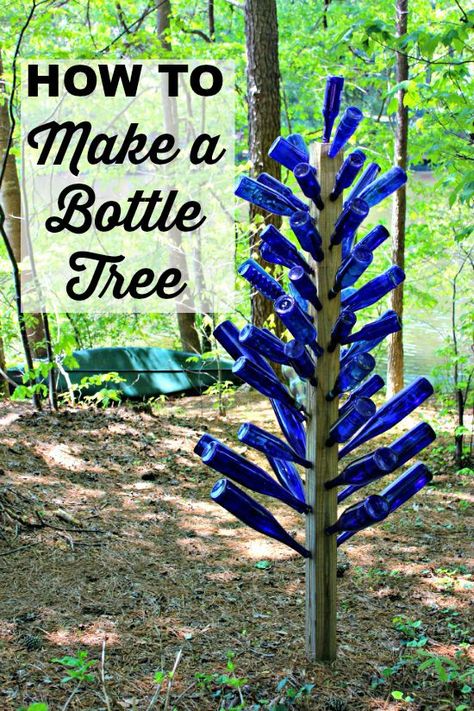 Garden Diy Decoration Ideas, Plastik Recycling, Blue Bottle Tree, Wine Bottle Trees, Wine Bottle Garden, Bottle Trees, Jardim Diy, Bottle Tree, Bottle Garden