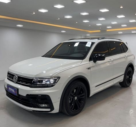 Volkswagen Tiguan Aesthetic, White Tiguan, Volkswagen Tiguan R Line, Volkswagen Suv, Tiguan Vw, Tiguan R Line, Tiguan R, Grey Car, Car Essentials