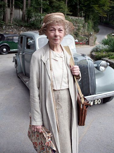 My favorite Miss Marple...Geraldine McEwan Agatha Christie's Marple, Sebastian Maniscalco, Mary Mcdonnell, Tv Detectives, Agatha Christie's Poirot, Agatha Christie Books, Plant People, Carla Gugino, Miss Marple