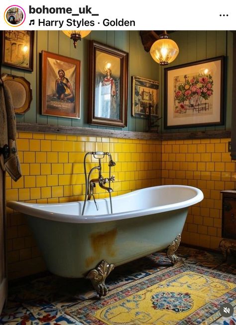 Yellow Bathroom Ideas, Yellow Tile Bathroom, Yellow Bathroom, Vibrant Home, Eclectic Bathroom, Yellow Tile, Victorian Bathroom, Retro Bathrooms, Yellow Bathrooms