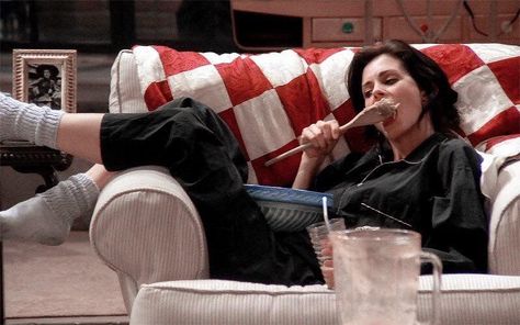 Monica And Phoebe, Sunday Mood, Monica Geller, Chandler Bing, A Woman, Couch, On Twitter, Twitter, White