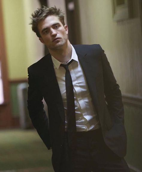 Robert Pattinson Dior, Bring Me The Horizon Lyrics, Robert Douglas, Hope Photos, Edward Cullen, Most Handsome Men, White People, Robert Pattinson, The Godfather