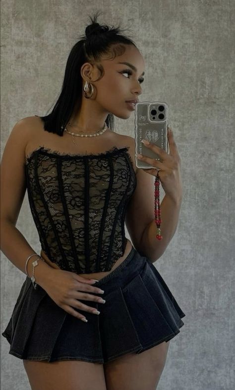 Pinterest Looks Outfit, Lace Outfits Aesthetic, Black Outfits Birthday, Corset Outfit Baddie, Night Out Skirt Outfit, Black Corset Outfit Black Women, Corset Outfits Black Women, Lace Outfit Black Women, Cute Outfits Birthday