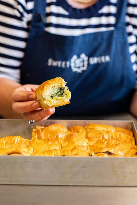 Kathy staples spanakopita Philo Pastry, Filo Pastry Recipes, Phyllo Recipes, Filo Pastry, Choux Pastry, Greek Cooking, Chopped Spinach, Salty Cake, Almond Cookies