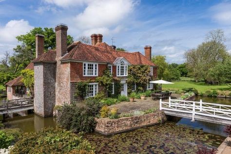 Moat Around House, Ha Ha Wall, Rural Retreats, Interesting Buildings, Grand Homes, Ha Ha, England And Scotland, English House, Stately Home