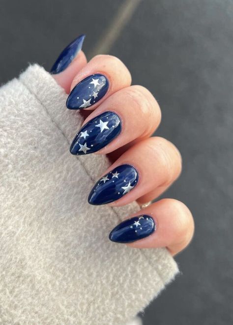 Маникюр Taylor Swift Christmas Nails, Taylor Swift Nails Midnights, Eras Tour Nails Midnight, Taylor Swift Nails Short, Midnights Era Nails, Simple Taylor Swift Nails, Nail Inspo Taylor Swift, Taylor Swift Themed Nails, Midnights Nails Taylor