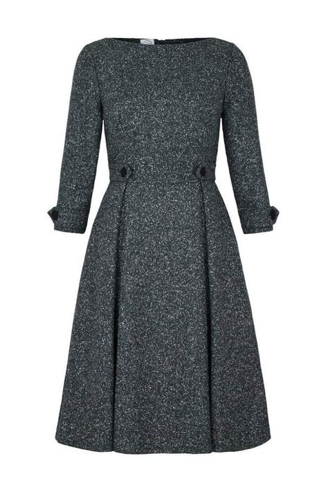 Woollen Dresses, Posh Dresses, Mother Of The Bride Dresses Long, Black Dresses Classy, Royal Clothing, 1950s Style, Daytime Dresses, Hijab Fashion Inspiration, Victoria Dress