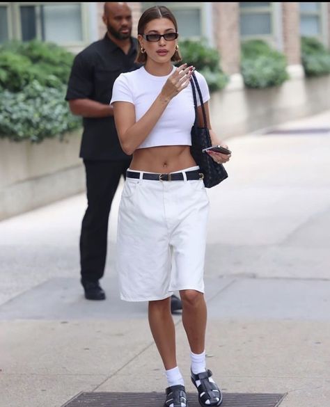 White Bermuda Shorts Outfit, Bermuda Shorts Outfit Street Styles, Bermuda Shorts Outfit, Tribeca New York, White Shorts Outfit, Shorts Outfit, Hailey Baldwin, Celebrity Street Style, June 16