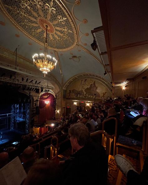 New York Theatre Aesthetic, Nyc Old Money Aesthetic, Broadway Actress Aesthetic, New York Writer Aesthetic, Old New York Aesthetic, Broadway Theatre Aesthetic, New York Old Money, Broadway Aesthetic, New York Theatre