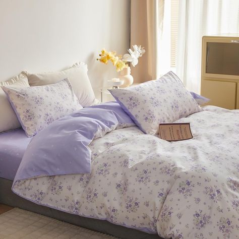 Amazon.com: EAVD Purple Pink Floral Comforter Set Queen White Soft Fluffy Microfiber Chic Garden Floral Bedding Comforter Set with 2 Pillowcases Vintage Style Botanical Comforter Set for All-Season : Home & Kitchen Purple Bedding Aesthetic, Purple And White Room, Pink Floral Comforter, Botanical Comforter, Purple And White Bedroom, Purple Bed Sheets, Cute Bed Sets, Purple Bed, Lavender Bedding