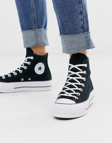 Such a classic! Converse Chuck Taylor Hi platform black sneakers #affiliate Converse Outfits, Converse Haute, Converse Noir, Mode Converse, How To Lace Converse, Galaxy Vans, Converse Classic, Platform Converse, Black Leather Sneakers