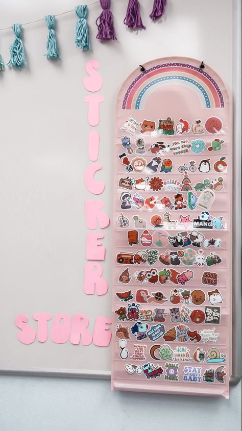 Stickers anchor chart K2 Classroom Ideas, Teacher Sticker Store, Class Sticker Store, Classroom Organization Ideas Elementary, Sticker Store Classroom Management, Diy Teacher Decor, Classroom Sticker Store, Class Jobs Elementary, Class Store Ideas