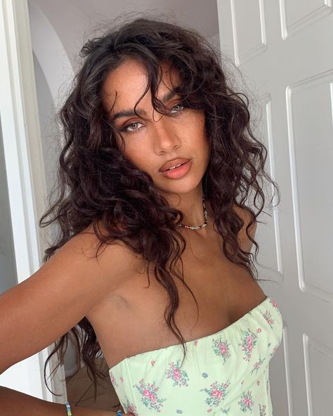 Stella Alonso, Twisted Lies, Latina Aesthetic, Curly Girl Hairstyles, Spring Hairstyles, Dream Girl, Photoshop Photography, Curly Girl, Woman Crush