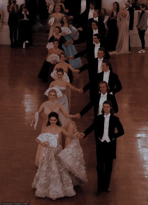 Bal Aesthetic, Ball Aesthetic Royal, Royal Ball Aesthetic, Royal Family Aesthetic, Vienna Ball, Victorian Era Aesthetic, Ballroom Aesthetic, Ballroom Party, Ball Dancing