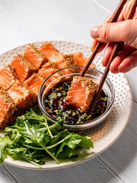 Salmon Tataki – Sizzlefish Salmon Tataki Recipe, Japanese Food Fish, Sashimi Salmon Recipe, Salmon Sashimi Bowl, Restaurant Style Dinner At Home, Salmon Decoration, Shoyu Salmon, Salmon Fingers, Salmon Sashimi Recipe