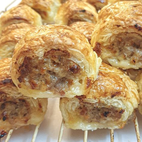 French Onion Sausage Rolls, Cheese And Onion Sausage Rolls, Sausage Rolls Recipe, Easy Quiche, Yeast Rolls, Pork Ham, Sausage Rolls, Pork Sausage, Quick Lunches