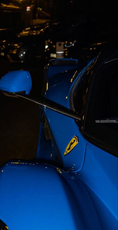 Lamborghini Roadster, Black Skulls Wallpaper, Wallpaper Carros, Car Iphone Wallpaper, F1 Wallpaper Hd, Blue Car, Classy Cars, Super Luxury Cars, Pretty Cars