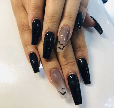 Twilight Marathon, Halloween Nail Art Ideas, Black Halloween Nails, Holloween Nails, Nails Inspired, Halloween Acrylic Nails, Black Acrylic Nails, Gothic Nails, Goth Nails