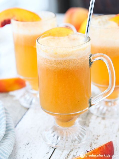 Sparkling Peach Punch Peach Punch, Easy Mocktails, Kid Friendly Drinks, Alcoholic Punch, Lemon-lime Soda, Sugar Alternatives, Punch Recipe, Fresh Peaches, Peach Juice