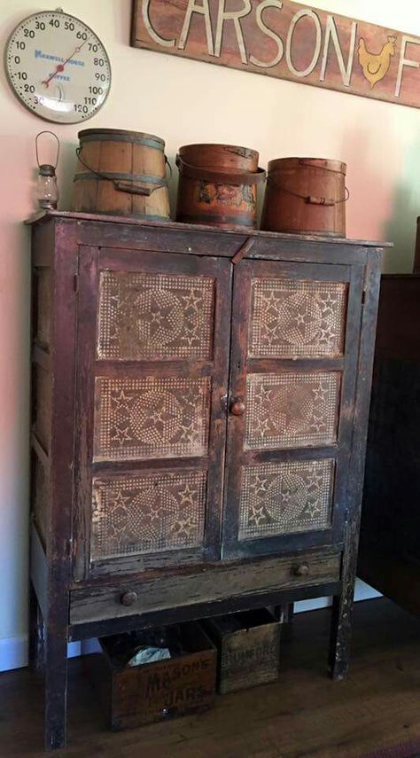 ★Pie safe More Antique Pie Safe, Jelly Cupboard, Primitive Cupboards, Country Cupboard, Antique Cupboard, House Updates, Pie Safe, Rustic Crafts, Colonial Decor