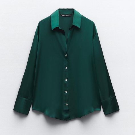 Nwot Zara Classic V Neck Satin Effect Button Shirt Blouse Size Xs (Could Easily Fit Small Too) Green / Emerald Green Bottom Down Shirt, Zara Satin, Denim Shirt With Jeans, Bow Shirts, Flowy Shirt, Green Bottom, Satin Shirt, Black Denim Jeans, Basic Shirts