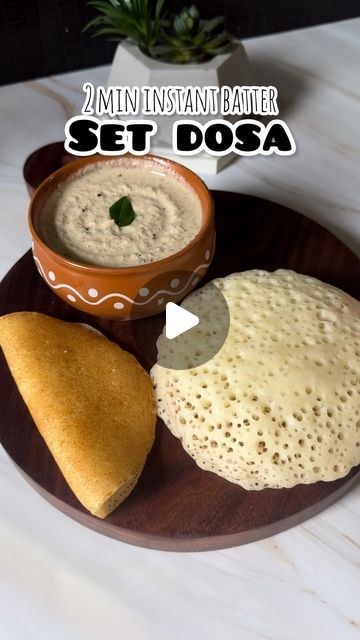 Aishwarya sonvane on Instagram: "Instant set dosa recipe| 2 min set dosa batter| coconut chutney recipe  This is one of the best breakfast option if you’re in a hurry but want something delicious breakfast meal  ✅save the recipe and try it later  In a blender jar add  1 cup suji/semolina 1 cup curd 1 tbsp soaked poha  1/4th cup water  Blend it into a fine paste  There is no need to rest this batter , you can make instant dosas out of it by adding 1 tsp baking soda or 1 tbsp fruit salt  Coconut chutney: 2 tbsp peanuts 2 tbsp roasted chana dal 1/2 cup fresh coconut  1 inch ginger  2 green chillies Grind into a fine paste by adding water  Now to make a tadka  In a tadka pan add some oil and crackle some mustard and cumin seeds along with some curry leaves  Now add this tadka on chutney and mi Poha Dosa Recipe, Suji Dosa Recipe, Instant Breakfast Recipes Indian Veg, Instant Breakfast Recipes Indian, Poha Recipe Breakfast Indian, Suji Recipes Indian, Set Dosa Recipe, Breakfast Recipes Indian Veg, Paneer Sabji