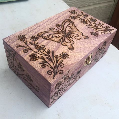 Wood Burning Box Ideas, Woodburning Box Ideas, Wood Burning Jewelry Box Ideas, Wood Burning Jewelry Box, Wood Burning Jewelry Box Design, Wood Burn Jewelry Box Pyrography, Jewelry Box Design, Jewerly Boxes, Jewelry Box Diy