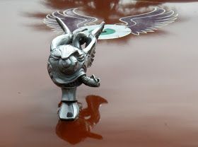 Just A Car Guy: A variety of hood ornaments from Wavecrest Art Deco Hood Ornaments, Cars With Wings, Hood Ornaments Vintage, Vintage Car Headlights, Vintage Car Hood Ornaments, Car Hood Ornaments, Microcar, Hood Ornaments, Ornament Ideas