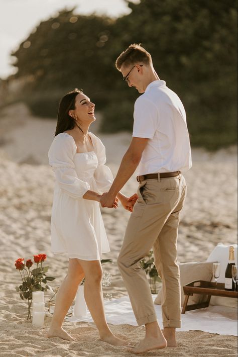 Proposal, proposal inspo, proposal inspiration, proposal pics, proposal pictures, beach, beach proposal, roses, sunset, love, photography Pier Proposal Ideas, Propose Photoshoot, Beach Picnic Engagement Photos, Proposal Pictures Beach, Proposal Roses, Proposal Poses, Proposal Pics, Proposal Ideas Beach, Proposal Shoot